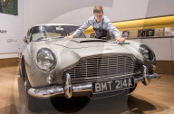 FEATURE - Der Aston Martin DB5 von James Bond aus 'Goldeneye' wird versteigert