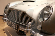 FEATURE - Der Aston Martin DB5 von James Bond aus 'Goldeneye' wird versteigert