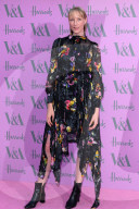 PEOPLE - Victoria & Albert Museum Summer Party in London: Prominente auf dem Roten Teppich