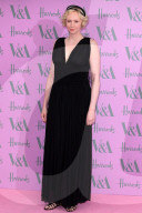 PEOPLE - Victoria & Albert Museum Summer Party in London: Prominente auf dem Roten Teppich