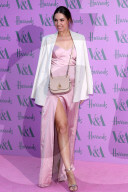 PEOPLE - Victoria & Albert Museum Summer Party in London: Prominente auf dem Roten Teppich