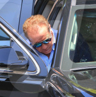 EXKLUSIV - Arnold Schwarzenegger geht mit seinem Sohn Joseph Baena Essen
