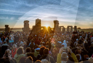 FEATURE - Stonehenge feiert die Sommersonnenwende