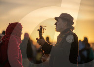FEATURE - Stonehenge feiert die Sommersonnenwende