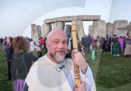 FEATURE - Stonehenge feiert die Sommersonnenwende