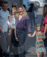 PEOPLE - Drew Barrymore geht mit ihren Kindern zu Jimmy Kimmel Live