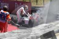 NEWS - Marcus Ericsson Formel 1 Wagen brennt lichterloh beim Trainig