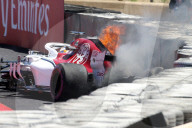 NEWS - Marcus Ericsson Formel 1 Wagen brennt lichterloh beim Trainig