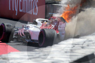 NEWS - Marcus Ericsson Formel 1 Wagen brennt lichterloh beim Trainig