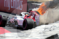 NEWS - Marcus Ericsson Formel 1 Wagen brennt lichterloh beim Trainig