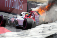 NEWS - Marcus Ericsson Formel 1 Wagen brennt lichterloh beim Trainig