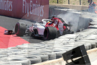 NEWS - Marcus Ericsson Formel 1 Wagen brennt lichterloh beim Trainig