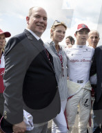 PEOPLE - Albert und Charlene von Monaco beim Rennen zum GP von Frankreich in Le Castellet