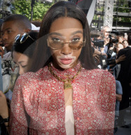 PEOPLE - Promis bei der Dior Modenschau in Paris 