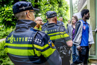 NEWS - Holland: Polizeiliche Räumung der Migranten-Unterstützungsgruppe 'Wir sind hier' 