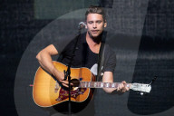 PEOPLE - Bastian Baker singt in Florida