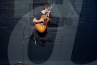 PEOPLE - Bastian Baker singt in Florida