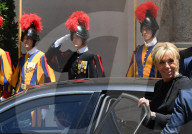 NEWS - Rom: Emmanuel und Brigitte Macron zu Besuch beim Papst