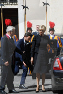 NEWS - Rom: Emmanuel und Brigitte Macron zu Besuch beim Papst