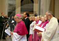 NEWS - Rom: Emmanuel und Brigitte Macron zu Besuch beim Papst
