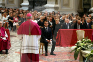 NEWS - Rom: Emmanuel und Brigitte Macron zu Besuch beim Papst
