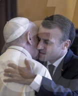 NEWS - Rom: Emmanuel und Brigitte Macron zu Besuch beim Papst