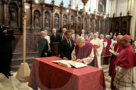 NEWS - Rom: Emmanuel und Brigitte Macron zu Besuch beim Papst