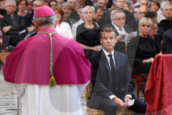 NEWS - Rom: Emmanuel und Brigitte Macron zu Besuch beim Papst