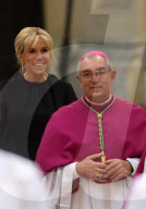 NEWS - Rom: Emmanuel und Brigitte Macron zu Besuch beim Papst