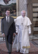 NEWS - Rom: Emmanuel und Brigitte Macron zu Besuch beim Papst