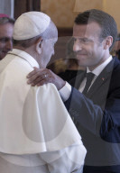 NEWS - Rom: Emmanuel und Brigitte Macron zu Besuch beim Papst
