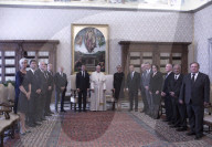 NEWS - Rom: Emmanuel und Brigitte Macron zu Besuch beim Papst