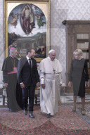 NEWS - Rom: Emmanuel und Brigitte Macron zu Besuch beim Papst