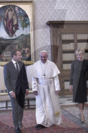 NEWS - Rom: Emmanuel und Brigitte Macron zu Besuch beim Papst