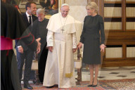 NEWS - Rom: Emmanuel und Brigitte Macron zu Besuch beim Papst