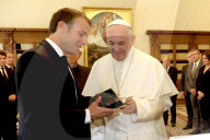 NEWS - Rom: Emmanuel und Brigitte Macron zu Besuch beim Papst