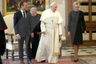 NEWS - Rom: Emmanuel und Brigitte Macron zu Besuch beim Papst