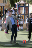 PEOPLE - Prinz William spielt Fussball in Ramallah