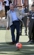 PEOPLE - Prinz William spielt Fussball in Ramallah