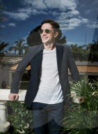 PORTRAIT - Topher Grace