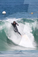 PEOPLE - Liam Hemsworth reitet die Wellen in Malibu
