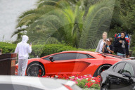 EXKLUSIV - Justin Bieber hat ein neues Spielzeug: einen roten Lamborghini Aventador