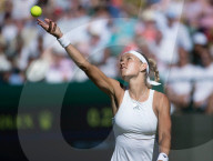 PEOPLE - Wimbledon: Serena Williams schlägt sich gegen Arantxa Rus
