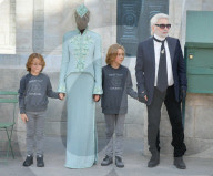 PEOPLE - Paris Haute Couture: Karl Lagerfeld bei Chanel auf dem Catwalk