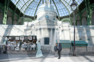 PEOPLE - Paris Haute Couture: Karl Lagerfeld bei Chanel auf dem Catwalk