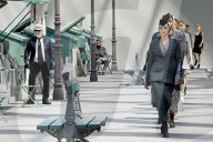 PEOPLE - Paris Haute Couture: Karl Lagerfeld bei Chanel auf dem Catwalk