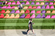 FEATURE - Farbige Sitzsäcke im Wimbledon Stadion
