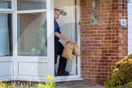 NEWS - Chester: Das Haus von Pflegerin Lucy Letby wird von der Polizei untersucht