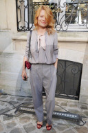 PEOPLE - Paris Haute Couture: Promis bei Armani Privé