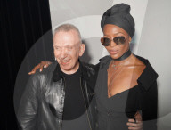 PEOPLE - Paris Haute Couture: Naomi Campbell mit Jean Paul Gaultier 